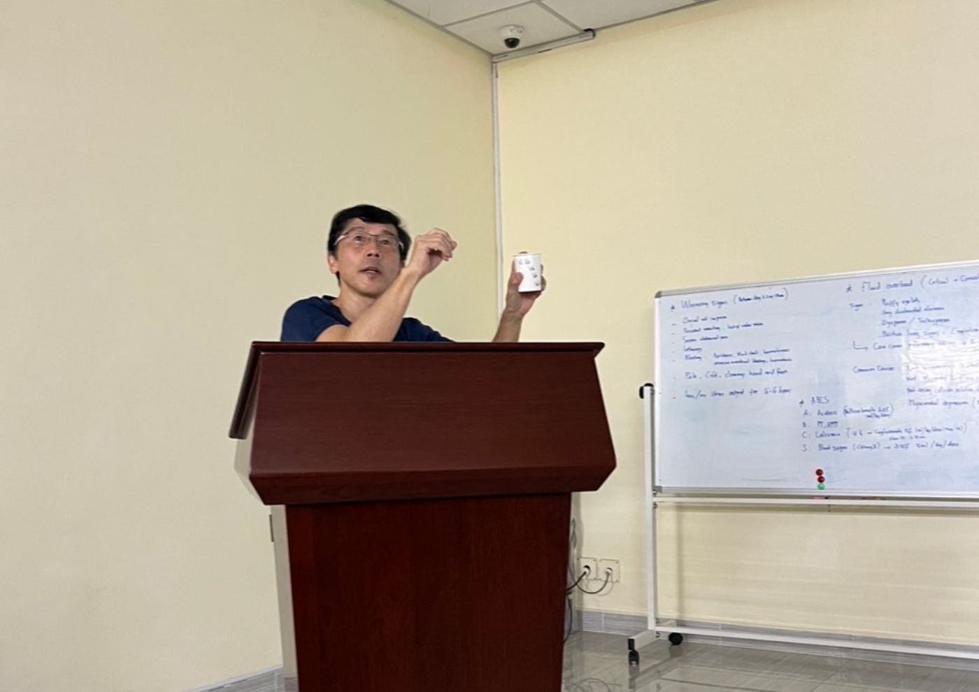 臨床検査技師活動報告㊳　カンボジアスタッフへの心電図判読レクチャーを開催して